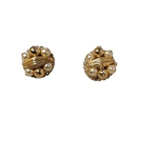 VINTAGE HOBE PEARL CLIP-ON EARRINGS